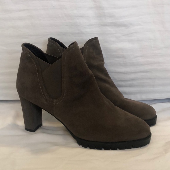 Stuart Weitzman brown suede heeled booties - Picture 1 of 4